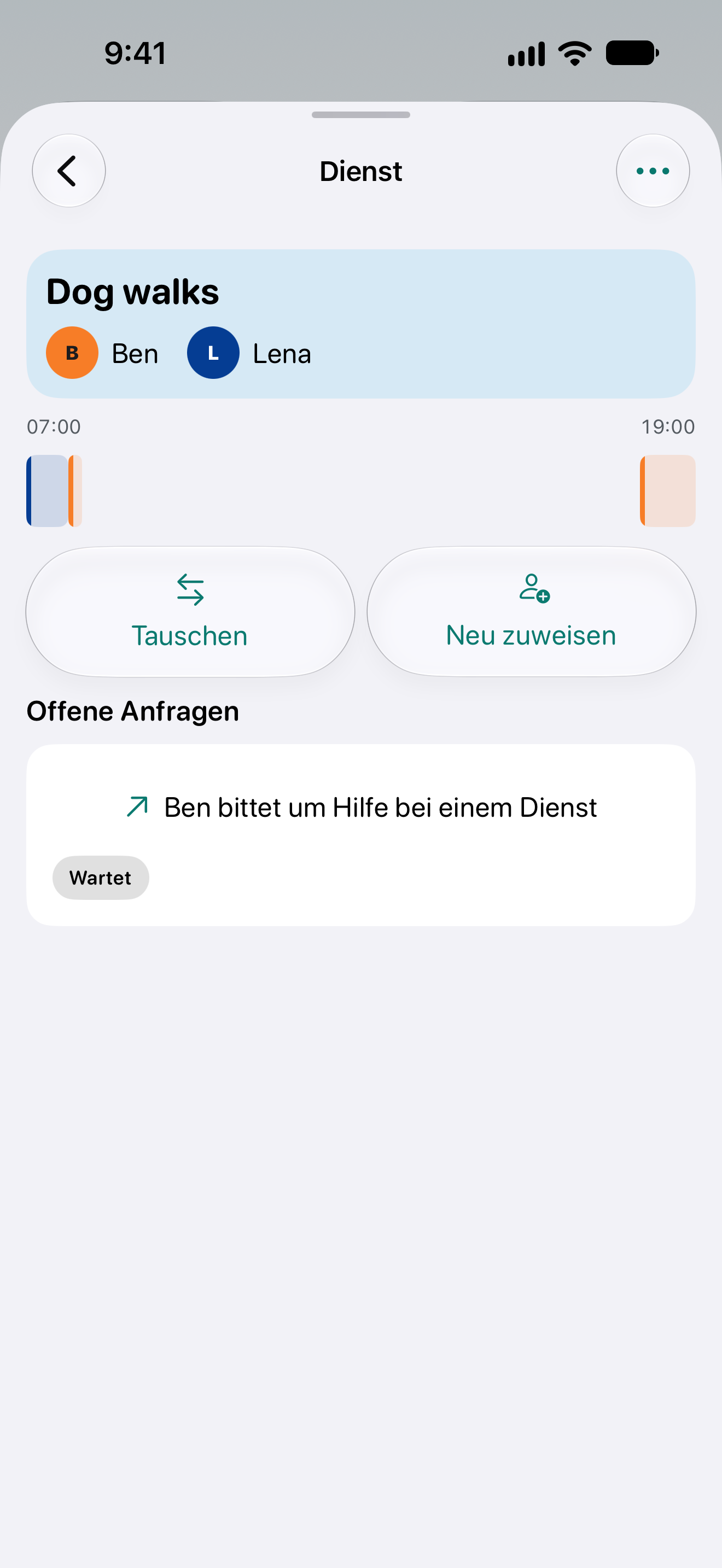 Details zur Abholung mit Lena und Ben, die sich den Dienst teilen, und den Aktionen Tauschen und Neu zuweisen.